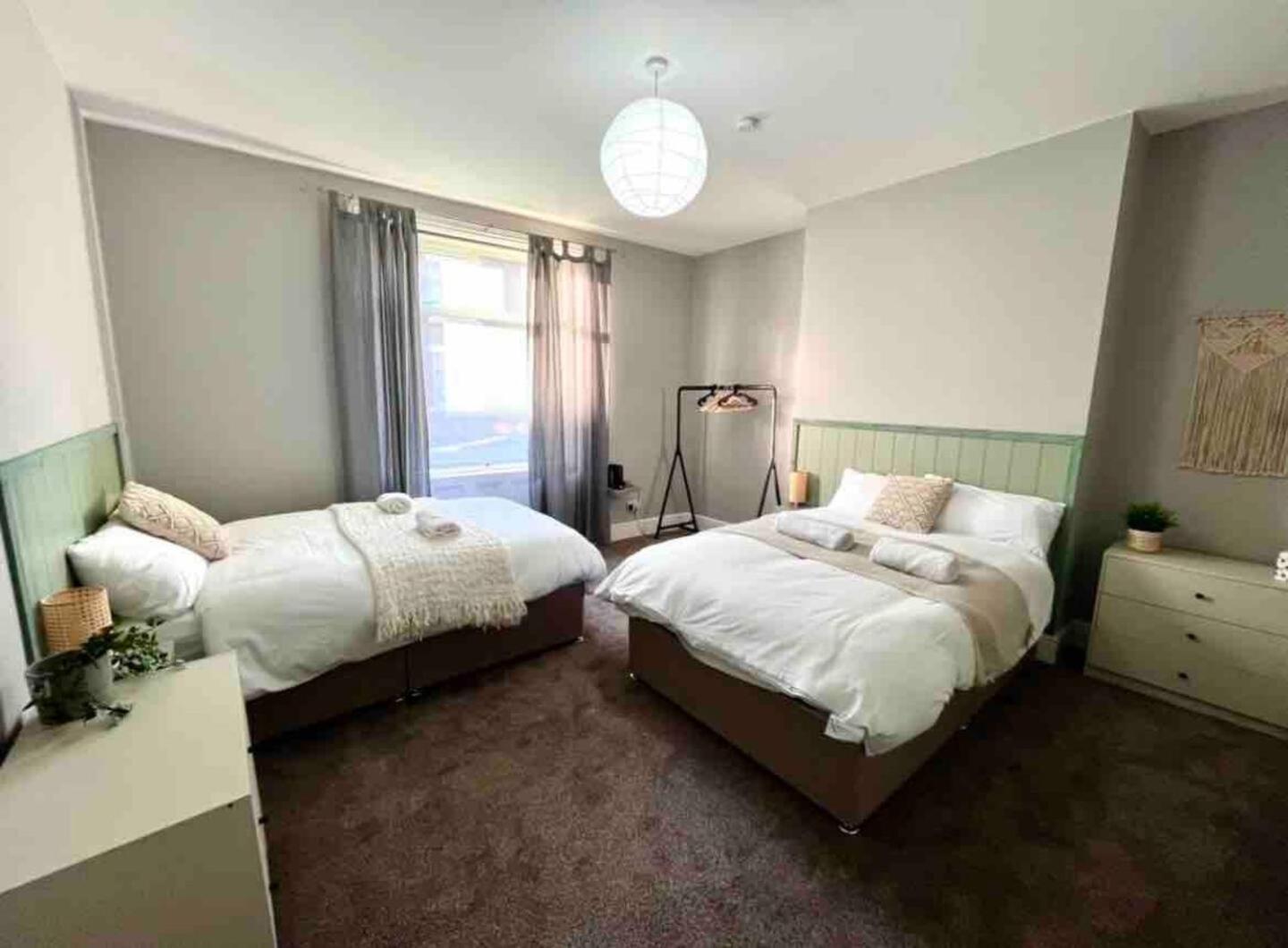 Gorgeous Spacious 2 Bedroom Home 10 Mins To City 盖茨黑德 外观 照片